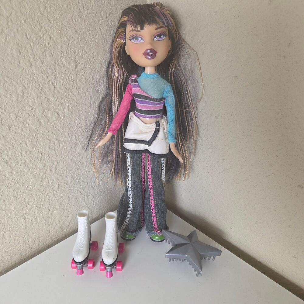 Vintage Bratz World! 2004 Tokyo A Go-Go Tiana Doll + Skates